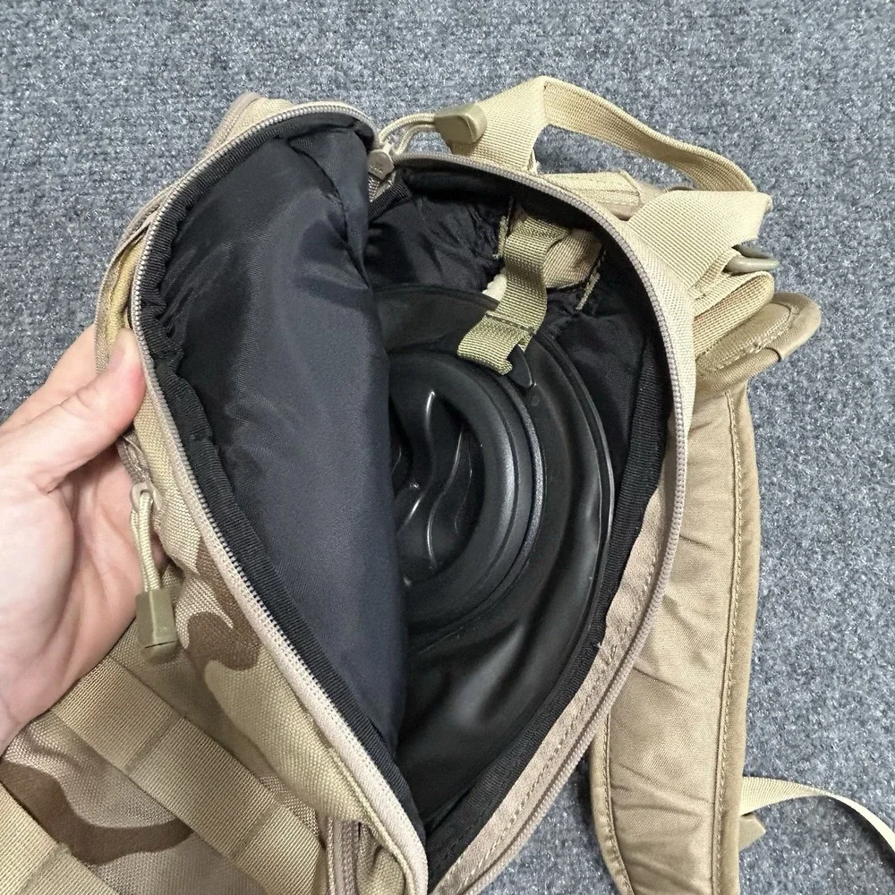 Camelbak M.U.L.E 100oz Hydration Carrier RARE Desert Storm DCU Coffee Stain Camo